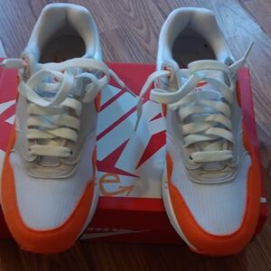 NIKE AIR MAX 1  ORANGE